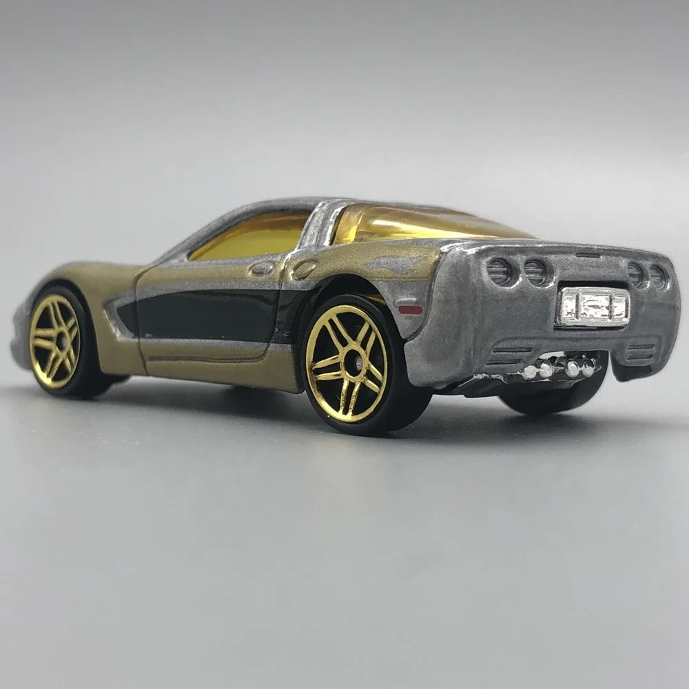 Hot Wheels 1997 '97 Chevrolet Chevy Corvette Car Silver Diecast 1/64 Scale